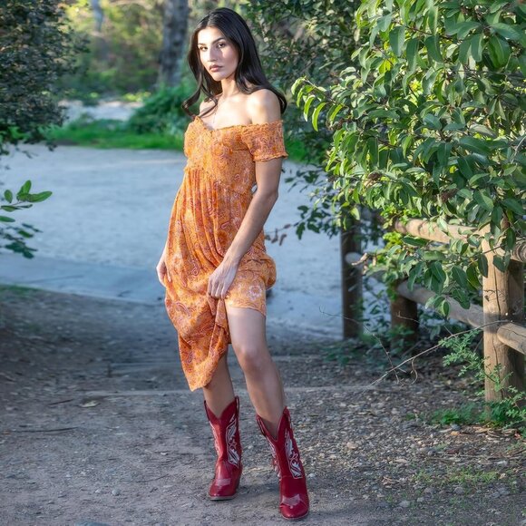 Brand New Women's Red Synthetic Embroidered Stitched Chunky Heel Western Booties - Picture 3 of 6